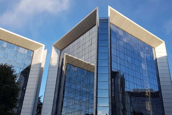 國(guó)內(nèi)的“智能建筑”與歐洲的有何異同？(圖1)裕乾電子